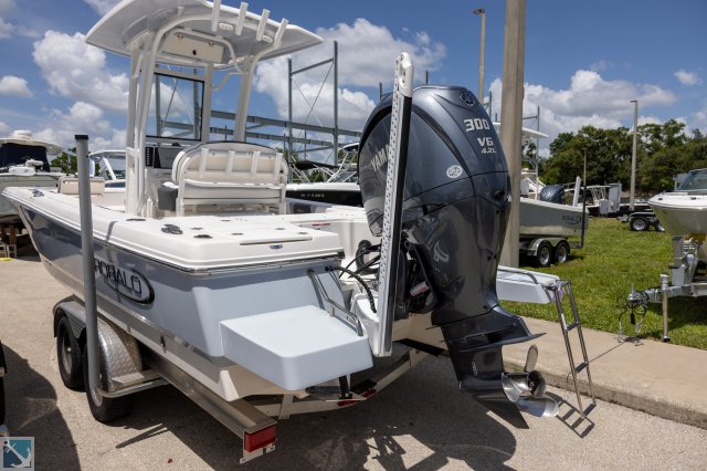 Pre-Owned 2023 Robalo 246 Cayman Power Boat for sale